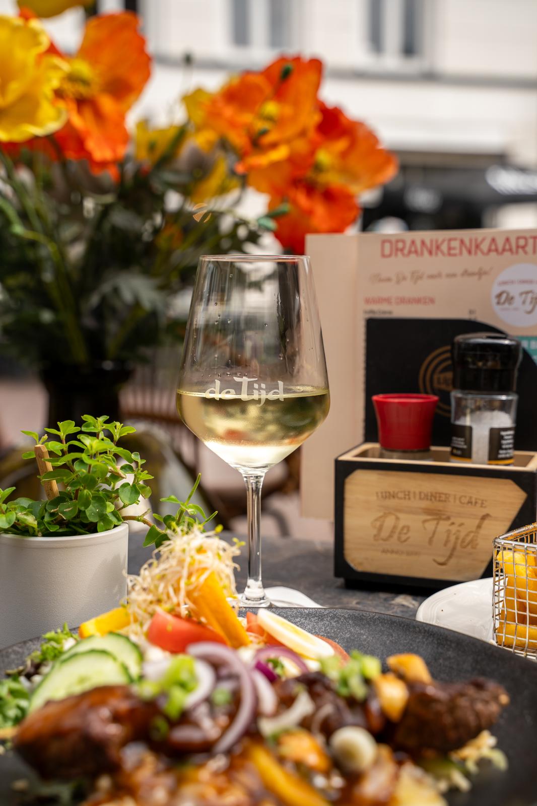 Gezellig terras bij Café de Tijd